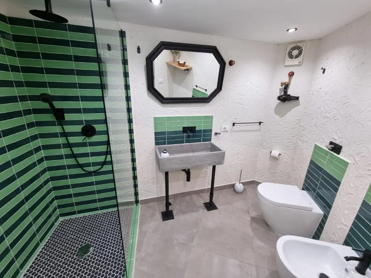 Casa Monviso Le Fuoriserie Palerme 0*,